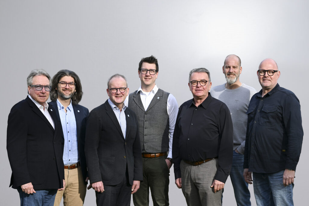 Zahntechniker-Innung im Regierungsbezirk Arnsberg wählt neuen Vorstand – Langjähriger Obermeister zum Ehrenobermeister ernannt